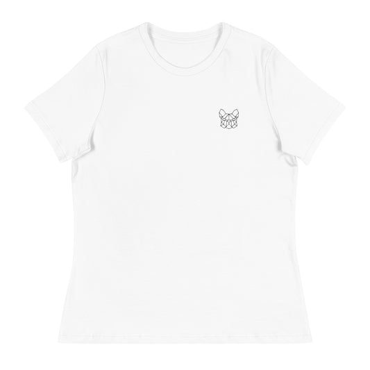 T-shirt en coton bio pour femme avec broderie de bouledogue français, design élégant et minimaliste, parfait pour les amoureuses de bouledogues.