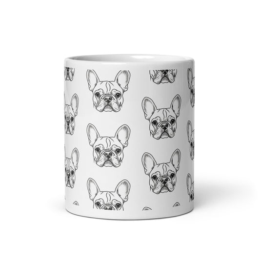 Mug en céramique blanche avec motif de têtes de bouledogues français en noir et blanc, design minimaliste pour les amoureux de Frenchies.